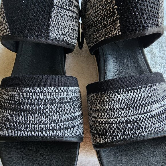 NWOT EILEEN FISHER STRETCHY FABRIC BLACK/WHITE KNIT SANDALS SIZE 7M - Picture 3 of 11